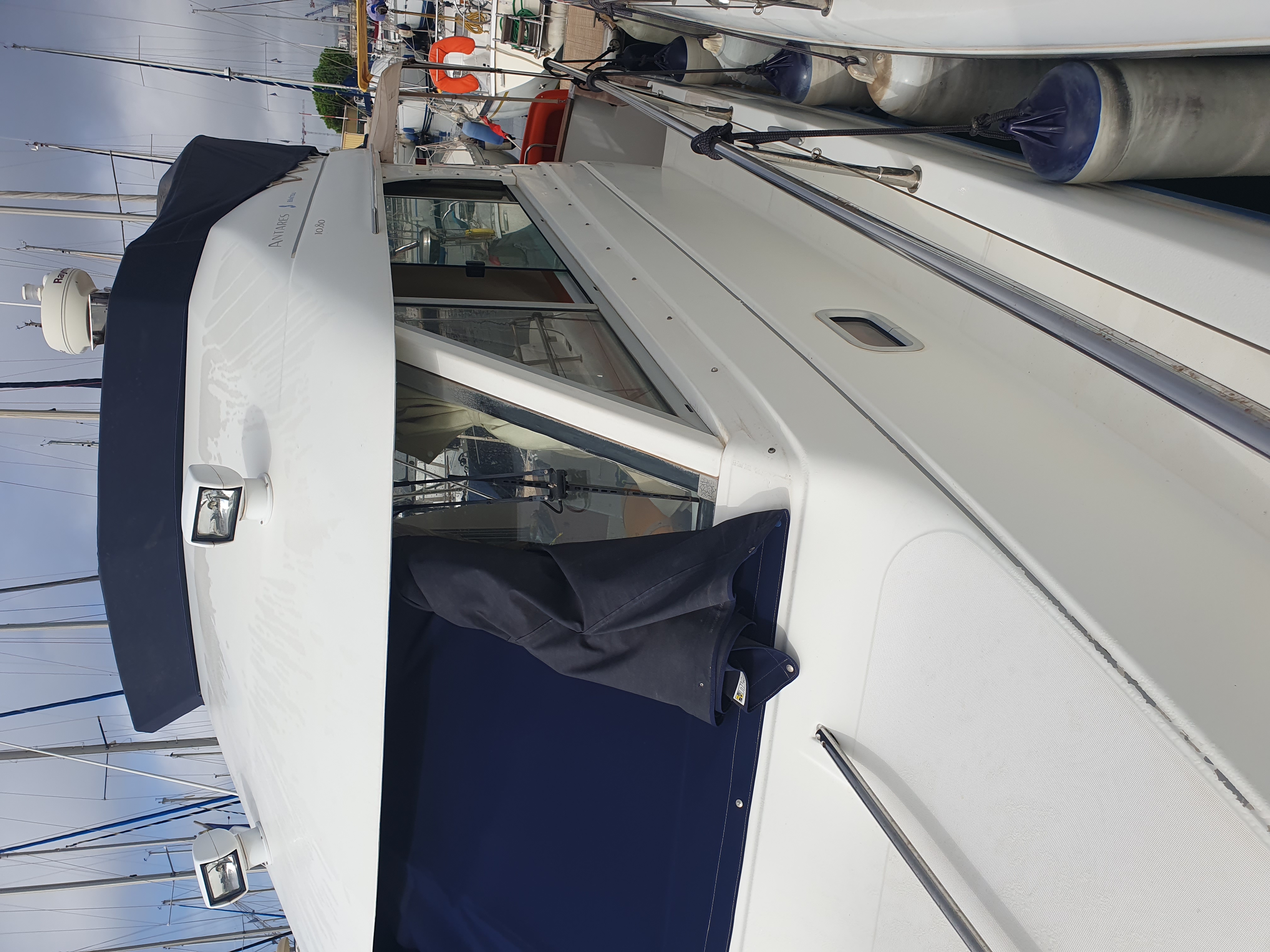 slider 17 Beneteau Antares 10.80